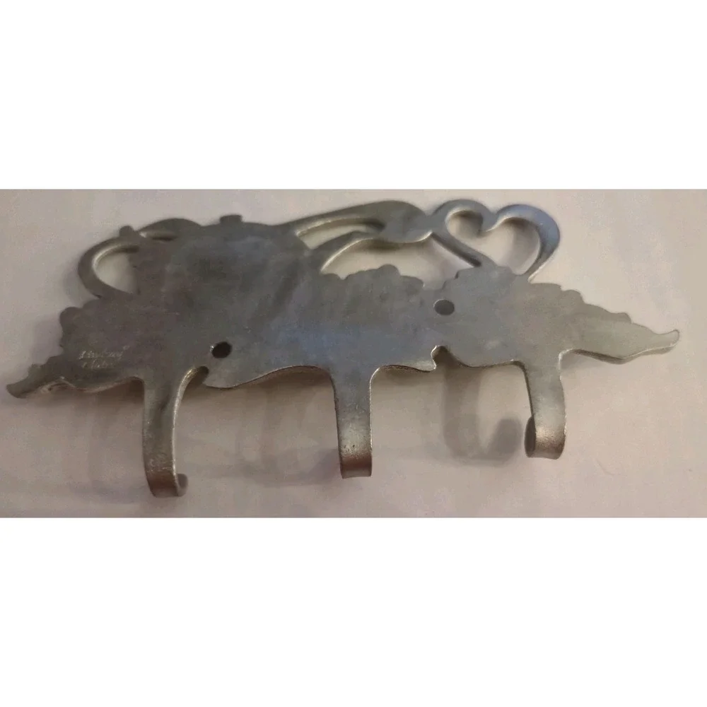 Practical solid pewter three-hook wall hanger in a teapot design